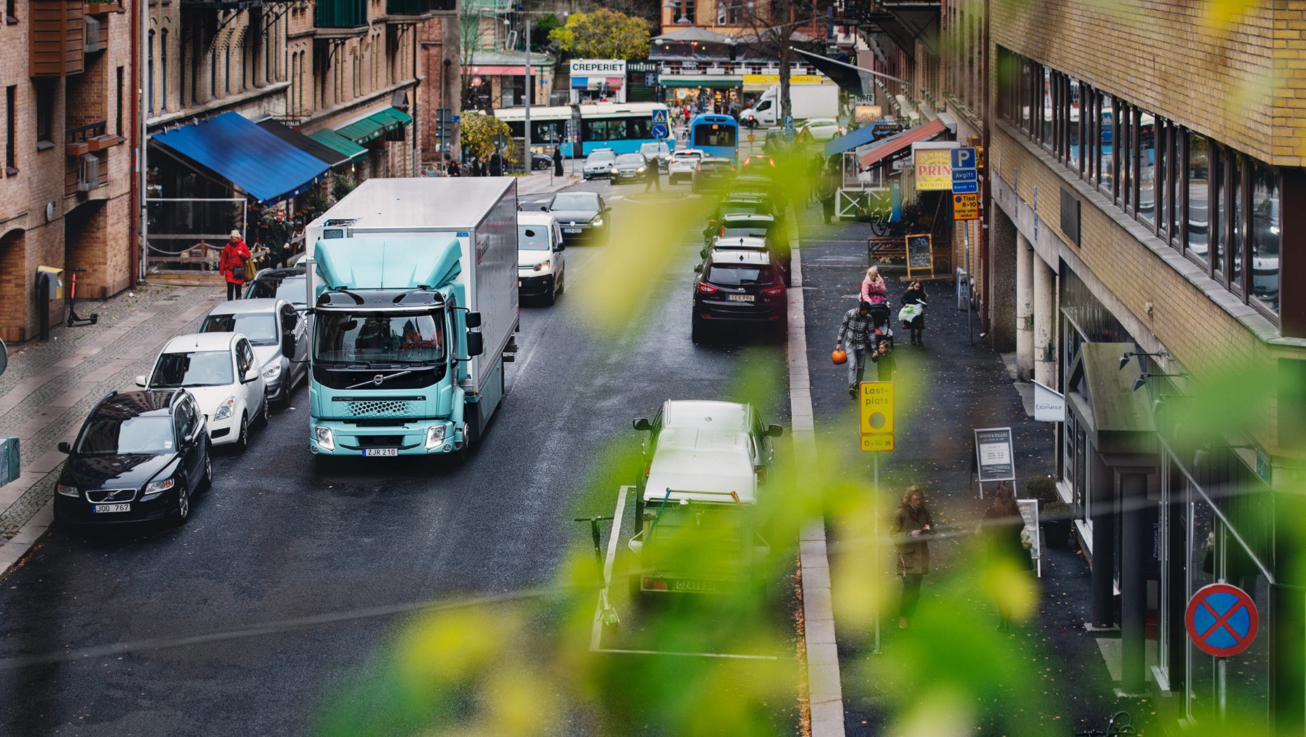 ICA Sweden začína svoju cestu elektrifikácie s Volvo Trucks