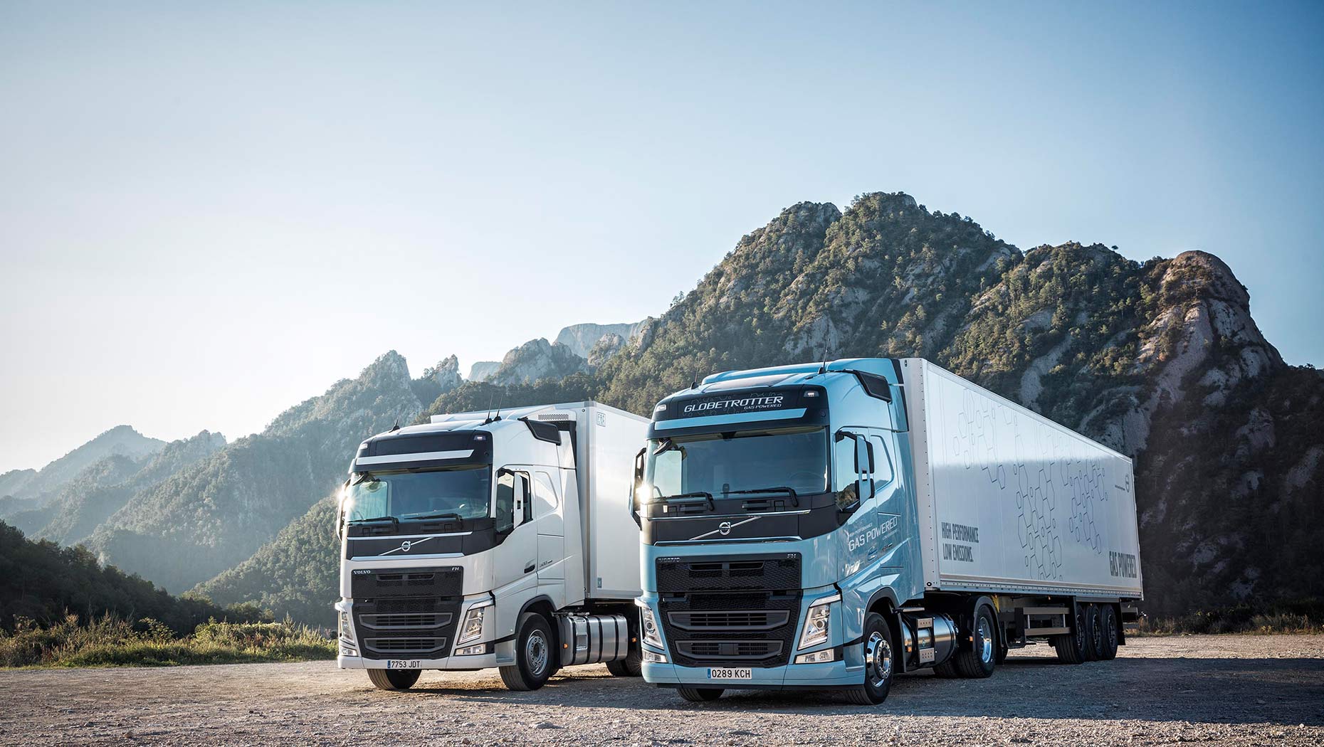  The Volvo FH LNG for long-distance operations drives natural gas or biogas
