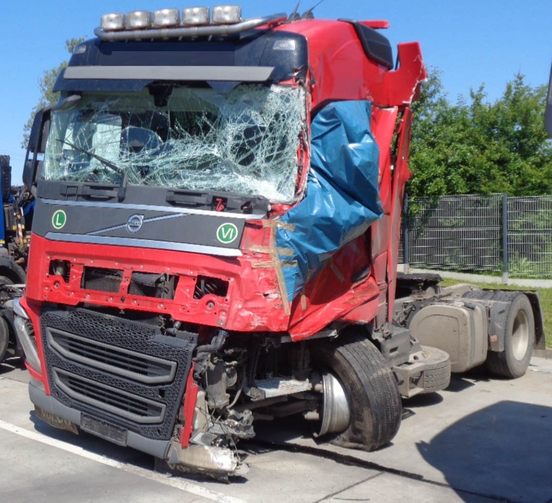 Volvo FH počas vykladania