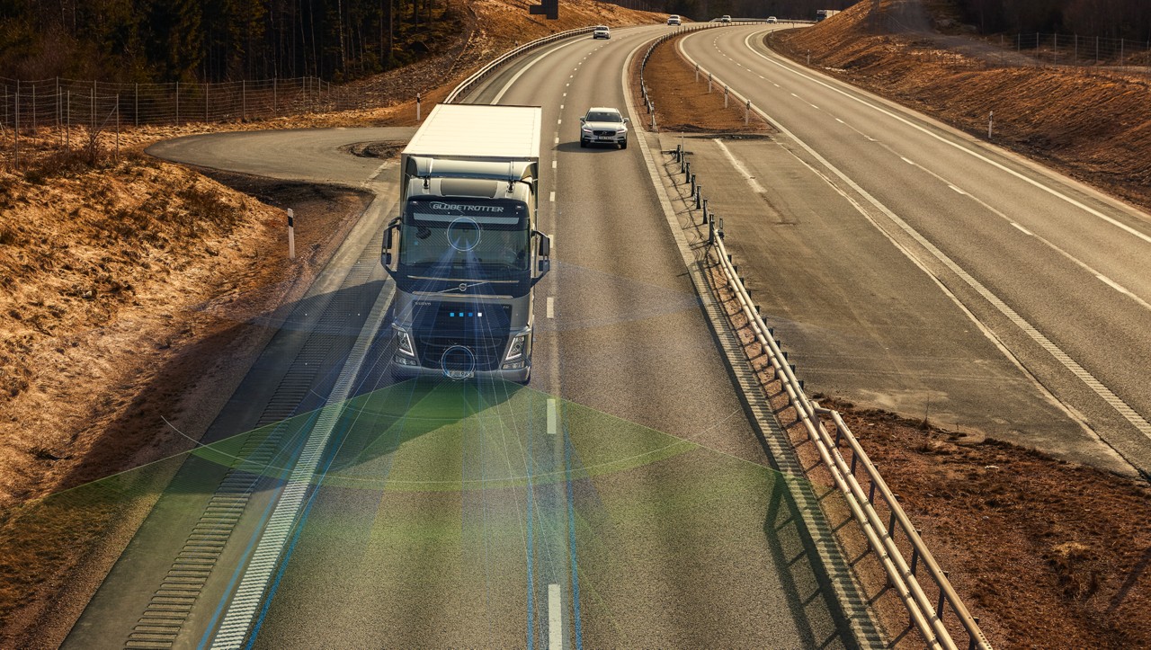 Volvo FH s kamerou a radarom na rozoznávanie objektov pred vozidlom