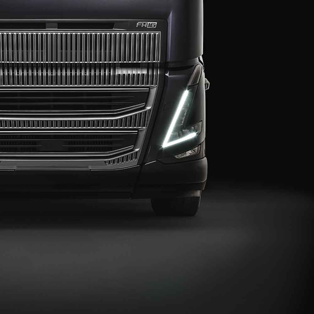 Detailný záber na svetlomet modelu Volvo FH16